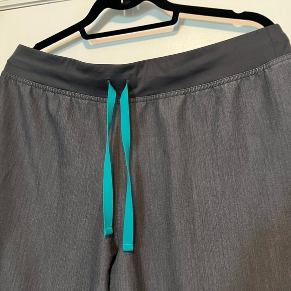 Figs Scrub Set - Graphite - Large - Picture 2 of 8